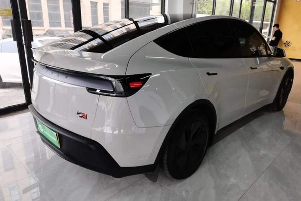 Tesla Model Y 2025, 21300 км, за 39926 USD - фото 6
