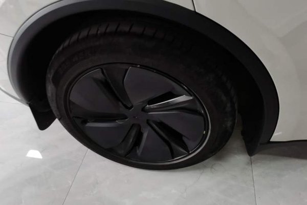 Tesla Model Y 2025, 21300 км, за 39926 USD - фото 10