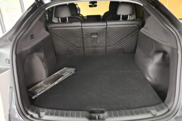 Tesla Model Y 2025, 21300 км, за 39926 USD - фото 22