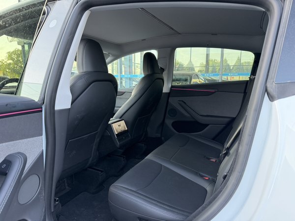 Tesla Model Y 2025, 11200 км, за 35167 USD - фото 9