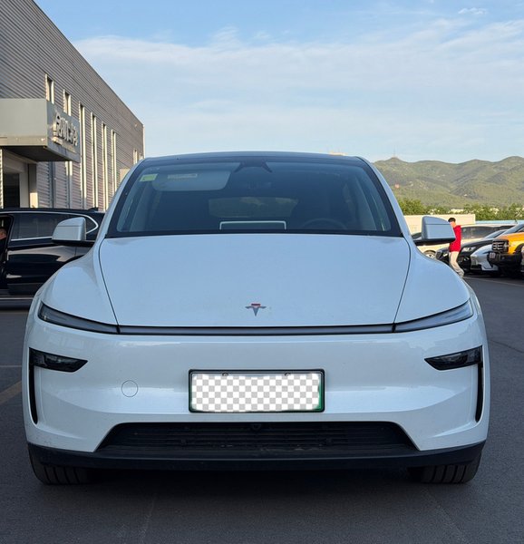 Tesla Model Y 2025, 11200 км, за 35167 USD