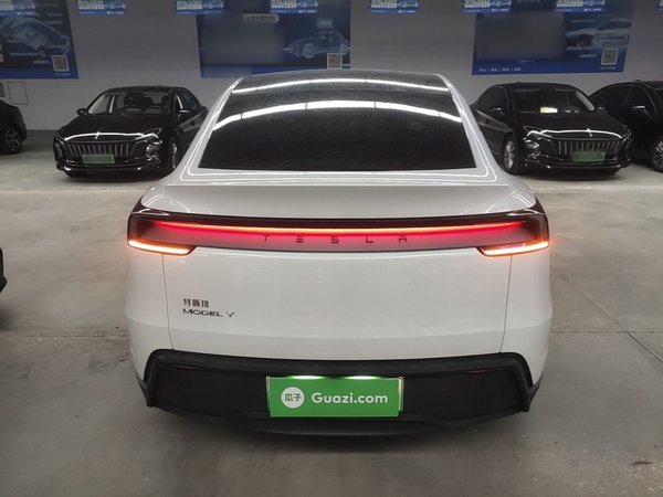 Tesla Model Y 2025, 17500 км, за 35158 USD