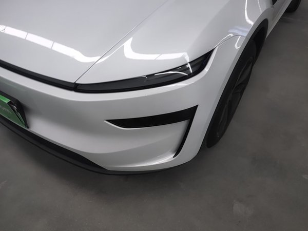 Tesla Model Y 2025, 17500 км, за 35158 USD