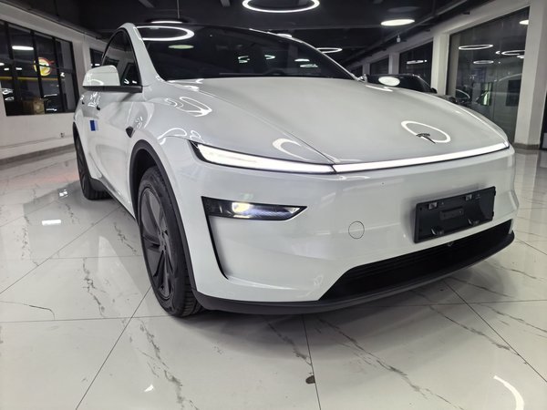 Tesla Model Y 2026, 100 км, за 41894 USD
