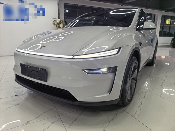 Tesla Model Y · 2026 год