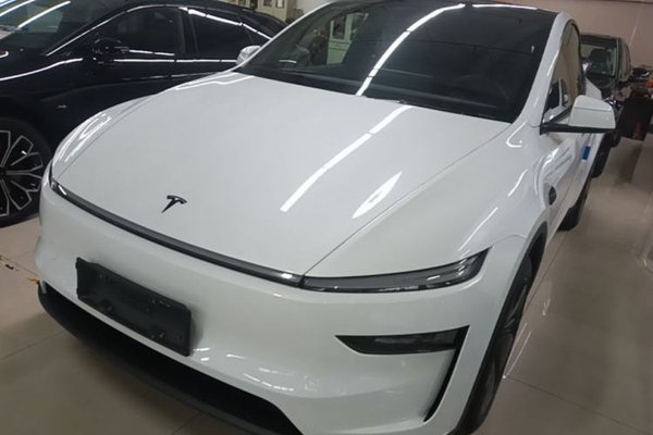 Tesla Model Y · 2026 год