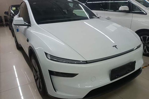 Tesla Model Y 2026, 200 км, за 37878 USD