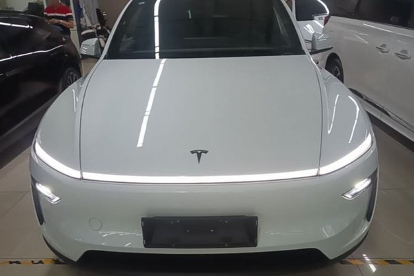 Tesla Model Y 2026, 200 км, за 37878 USD
