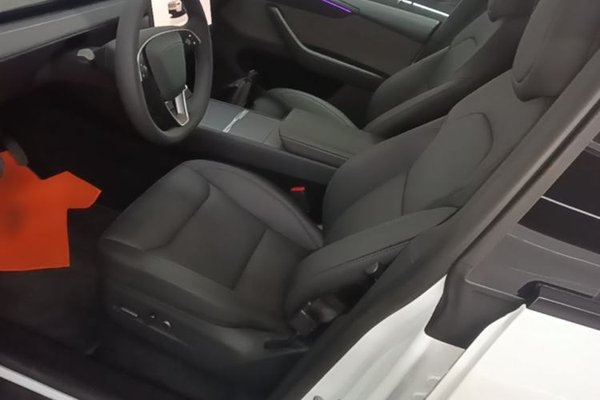 Tesla Model Y 2026, 200 км, за 37878 USD - фото 18