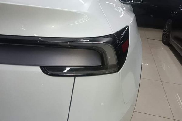 Tesla Model Y 2026, 200 км, за 37878 USD - фото 7