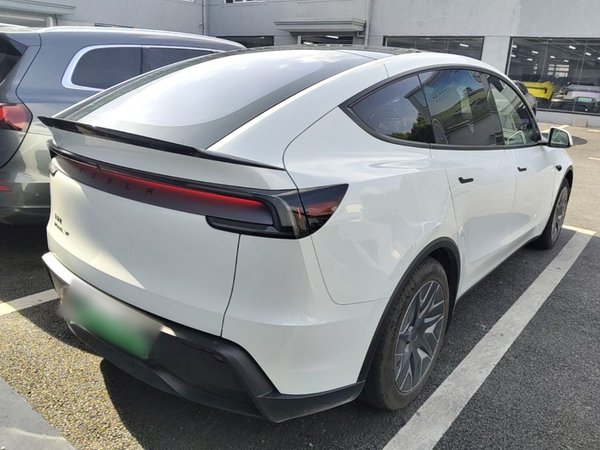 Tesla Model Y L 2025, 10300 км, за 46999 USD - фото 6