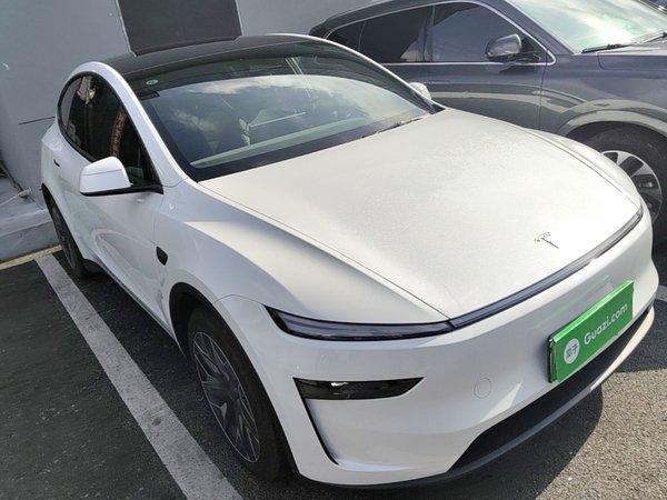 Tesla Model Y L 2025, 10300 км, за 46999 USD
