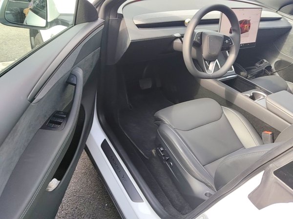 Tesla Model Y L 2025, 10300 км, за 46999 USD - фото 19