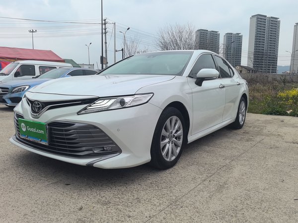 Toyota Camry · 2019 год