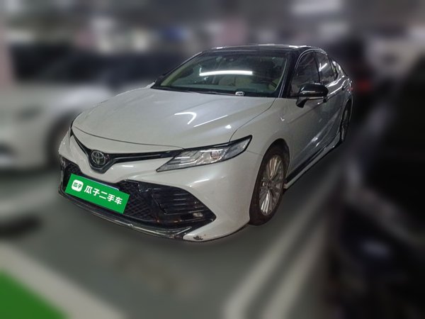 Toyota Camry · 2019 год