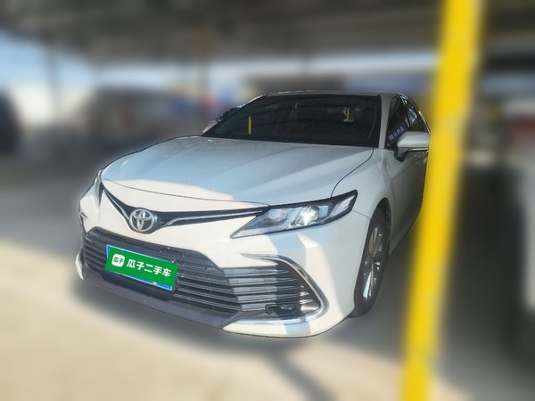 Toyota Camry · 2022 год