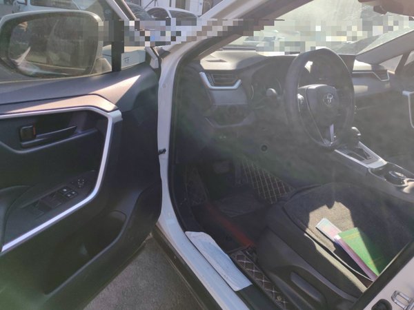 Toyota RAV4 2023, 16000 км, за 17849 USD - фото 17