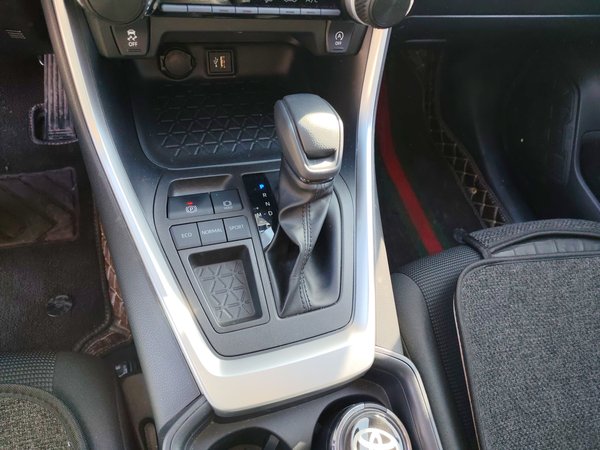 Toyota RAV4 2023, 16000 км, за 17849 USD - фото 15