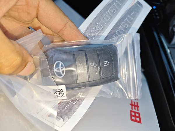 Toyota Camry 2026, 4400 км, за 26106 USD - фото 9