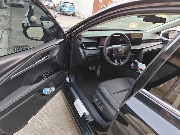 Toyota Camry 2026, 4400 км, за 26106 USD - фото 17