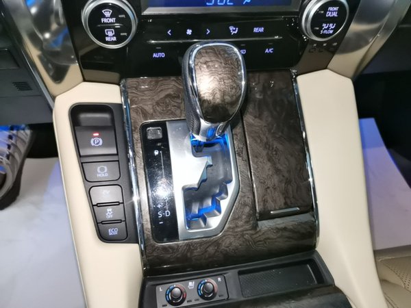 Toyota Alphard 2020, 130800 км, за 75277 USD - фото 17