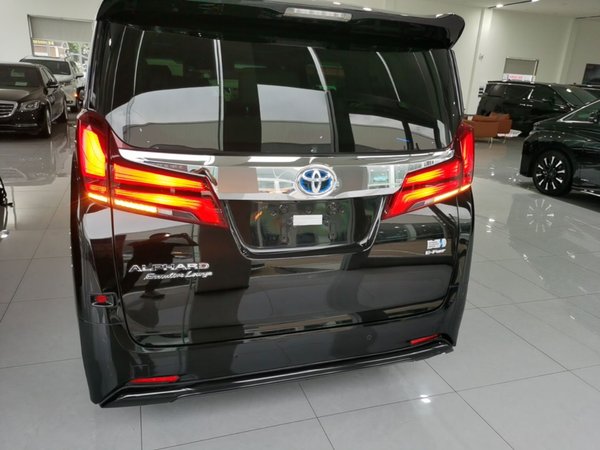 Toyota Alphard 2020, 130800 км, за 75277 USD