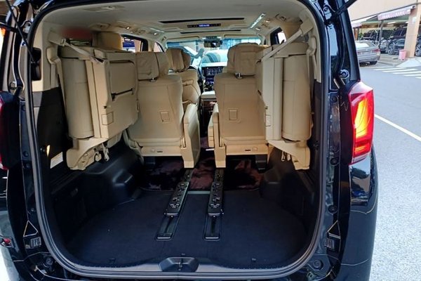 Toyota Alphard 2021, 57500 км, за 92360 USD - фото 27