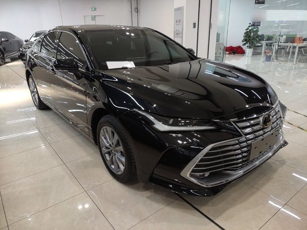 Toyota Avalon 2024, 4200 км, за 19607 USD