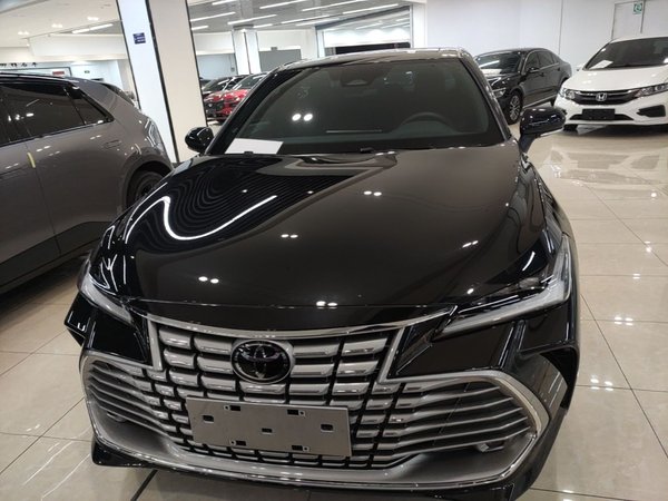 Toyota Avalon 2024, 4200 км, за 19607 USD