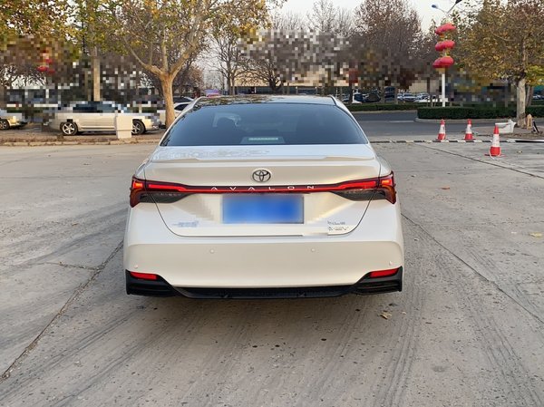 Toyota Avalon 2024, 100 км, за 28917 USD
