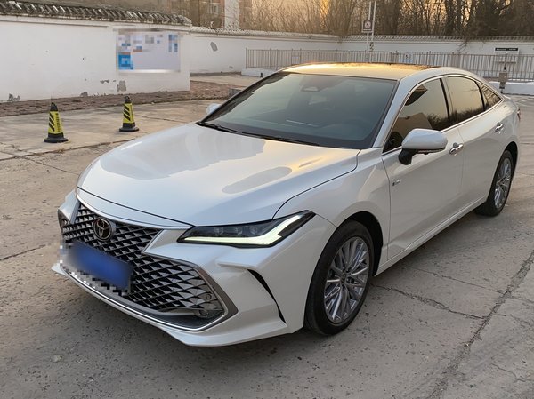 Toyota Avalon 2024 Dual-Engine 2.5L XLE Premium Edition