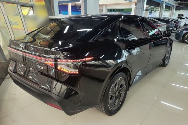 Toyota bZ3 2023, 20299 км, за 14094 USD - фото 6