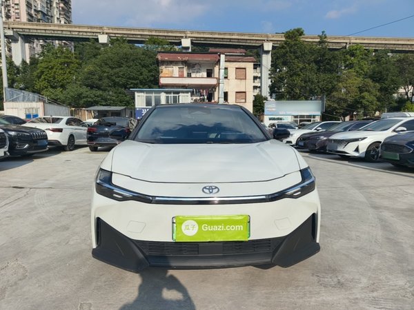 Toyota bZ3 2023, 48200 км, за 12514 USD