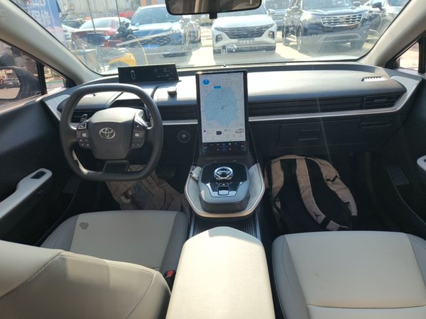 Toyota bZ3 2023, 48200 км, за 12514 USD - фото 13