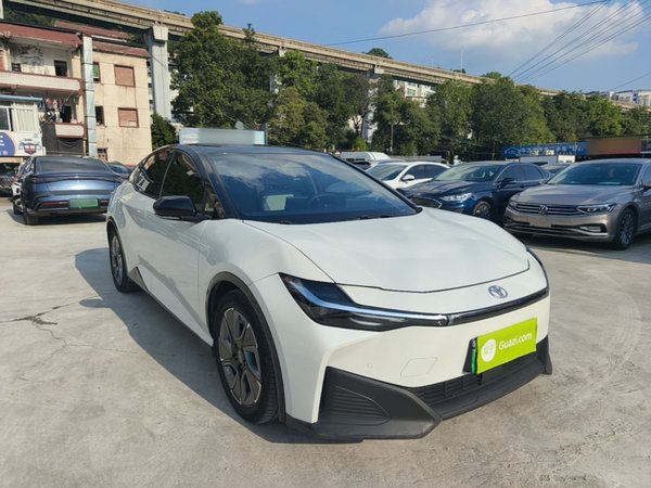 Toyota bZ3 2023, 48200 км, за 12514 USD