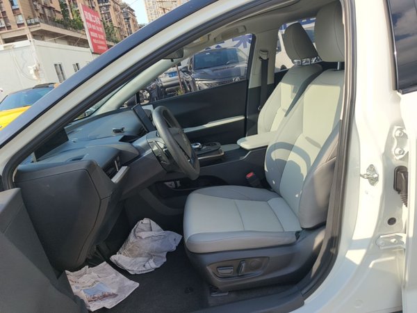 Toyota bZ3 2023, 48200 км, за 12514 USD - фото 18