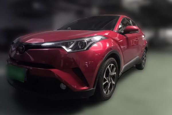 Toyota C-HR · 2018 год