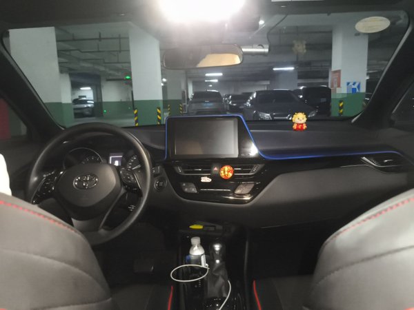 Toyota C-HR 2018, 72200 км, за 8294 USD - фото 14