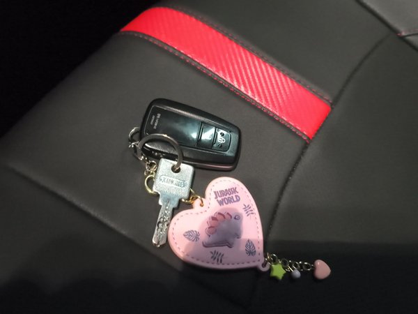 Toyota C-HR 2018, 72200 км, за 8294 USD - фото 18