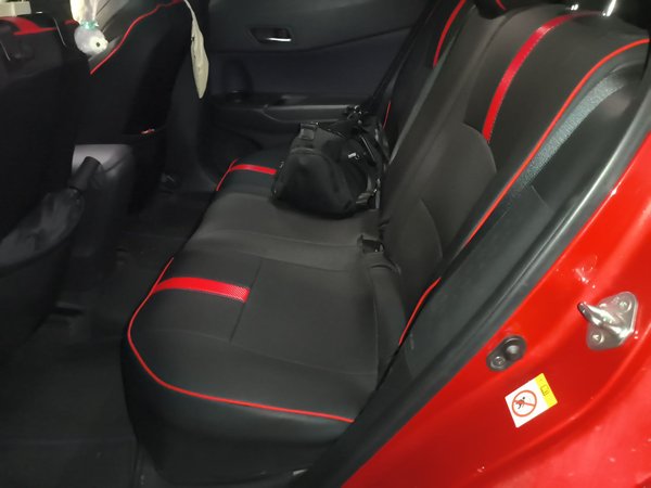 Toyota C-HR 2018, 72200 км, за 8294 USD - фото 17