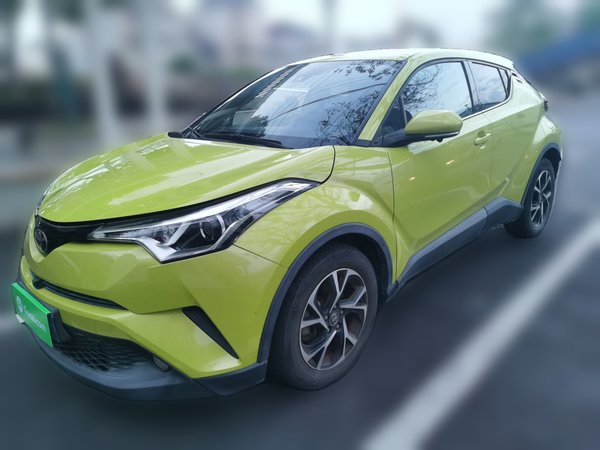 Toyota C-HR · 2018 год