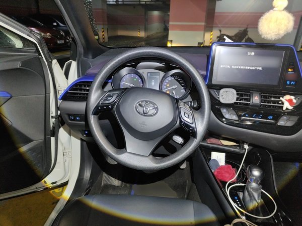 Toyota C-HR 2020, 67100 км, за 10363 USD - фото 10