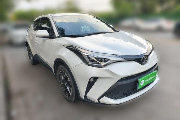 Toyota C-HR 2021, 23400 км, за 10664 USD