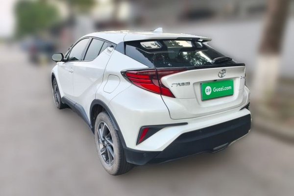 Toyota C-HR 2021, 23400 км, за 10664 USD
