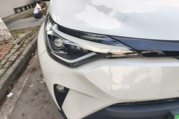 Toyota C-HR 2021, 23400 км, за 10664 USD - фото 8