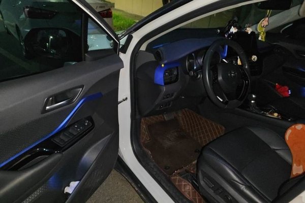 Toyota C-HR 2021, 26200 км, за 11712 USD - фото 16