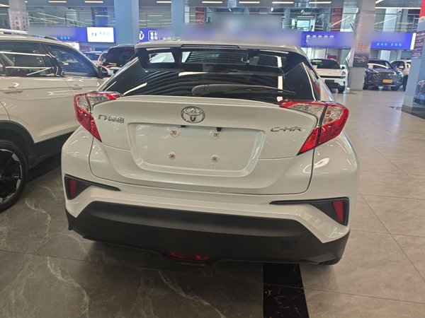 Toyota C-HR 2022, 13600 км, за 14211 USD