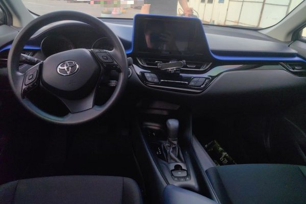 Toyota C-HR 2022, 26900 км, за 12741 USD - фото 10