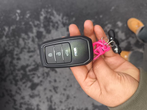 Toyota C-HR EV 2020, 55000 км, за 11813 USD - фото 19