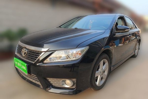 Toyota Camry · 2012 год